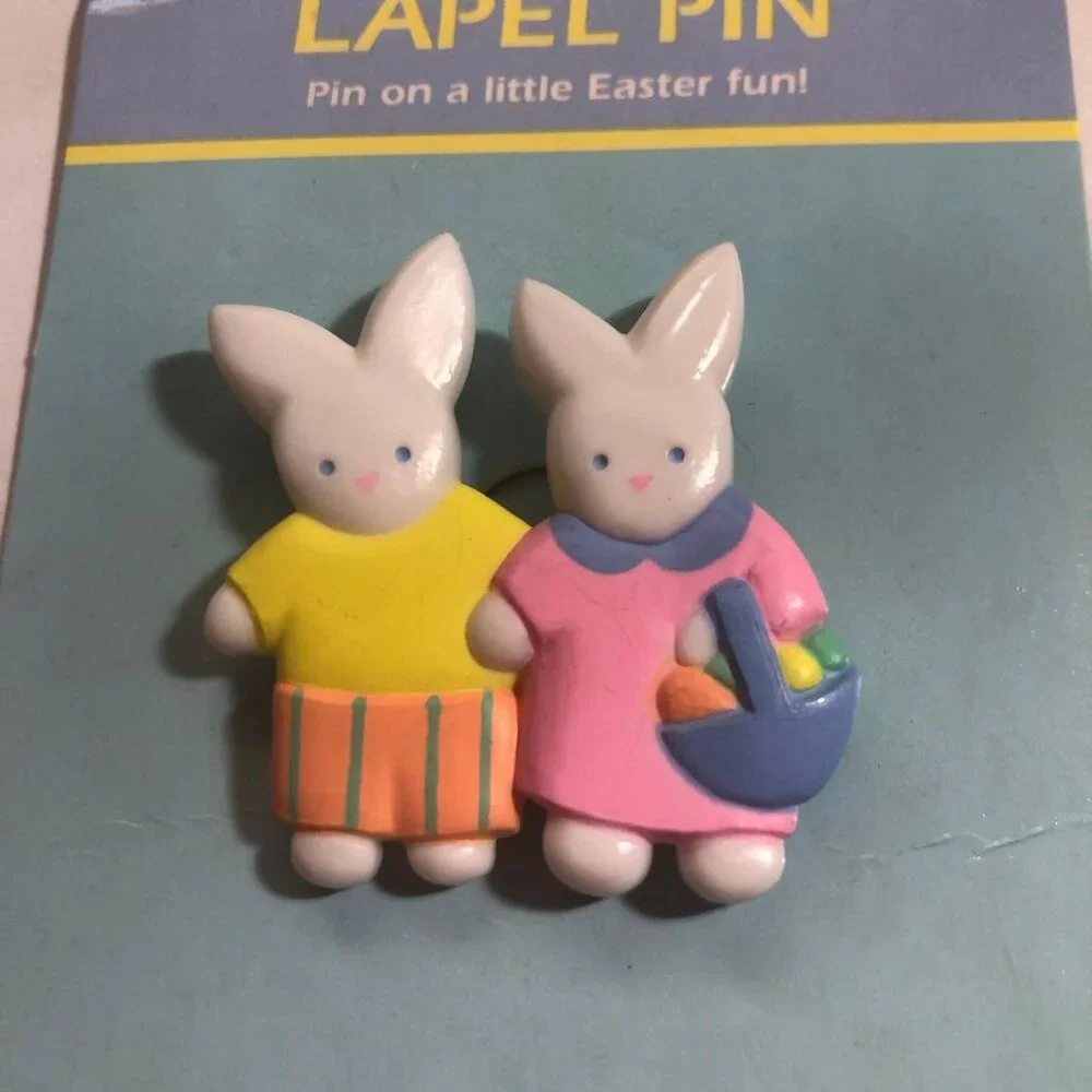 New Vintage Hallmark Lapel Pin Easter Spring Bunny Rabbit Couple Brooch